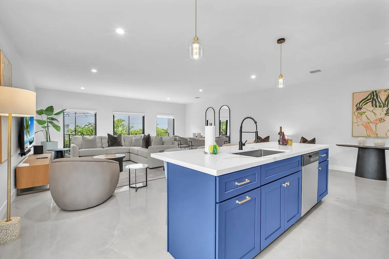 8 bed, 6.0 bath, 4994 sqft, $38,260 — Photo 4