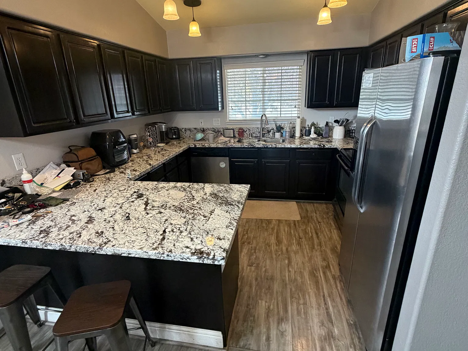 3 bed, 1334 sqft, $2,400 — Photo 2