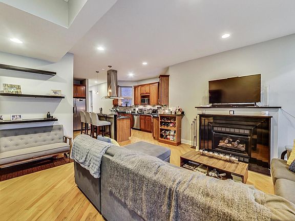 4th image of 5417 N Ashland Ave #1