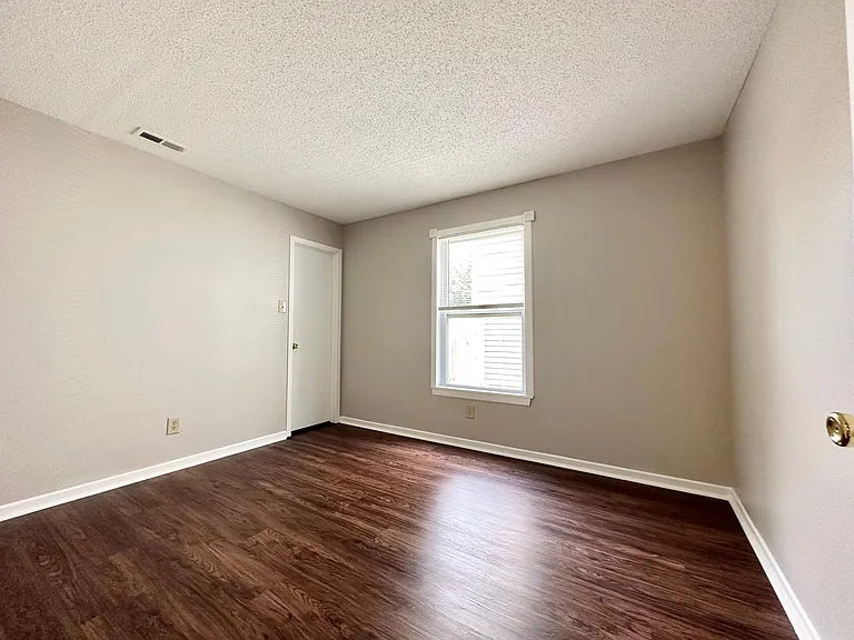 4202 Fletcher Dr — Photo 9