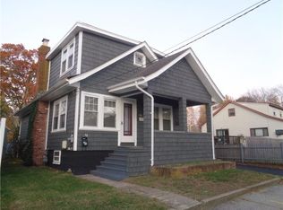 61 Church Ave, Warwick, RI 02889