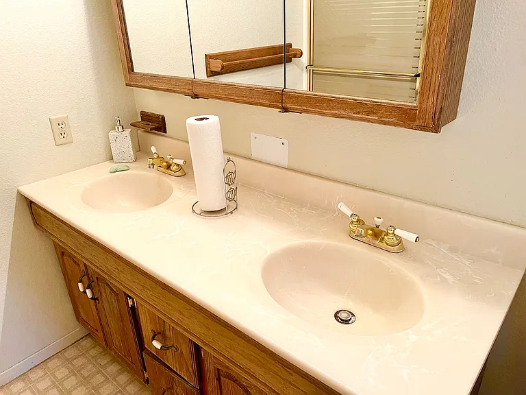 16420 Huron Dr — Photo 15