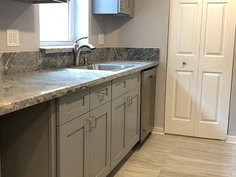 647 South Blvd #4 — Photo 3