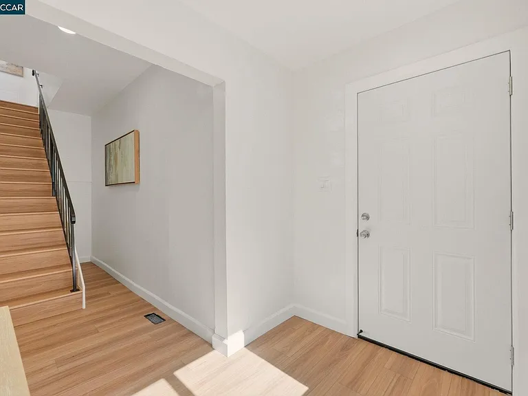 3214 California St #2 — Photo 22