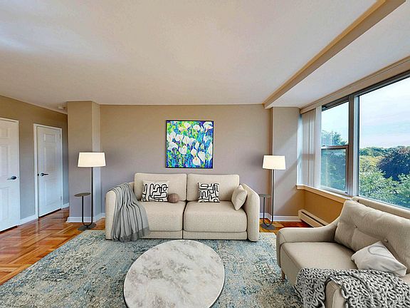 4th image of 1600 East Ave #76