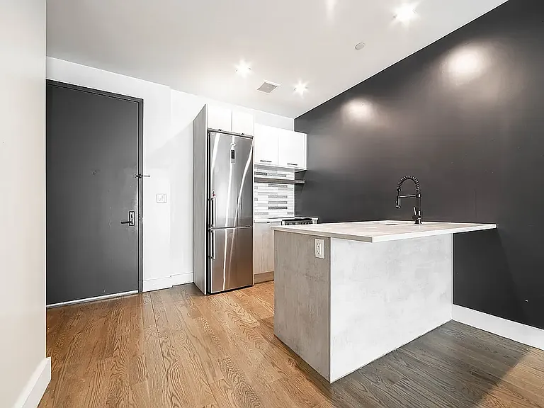 806 Saint Johns Pl #1B — Photo 2