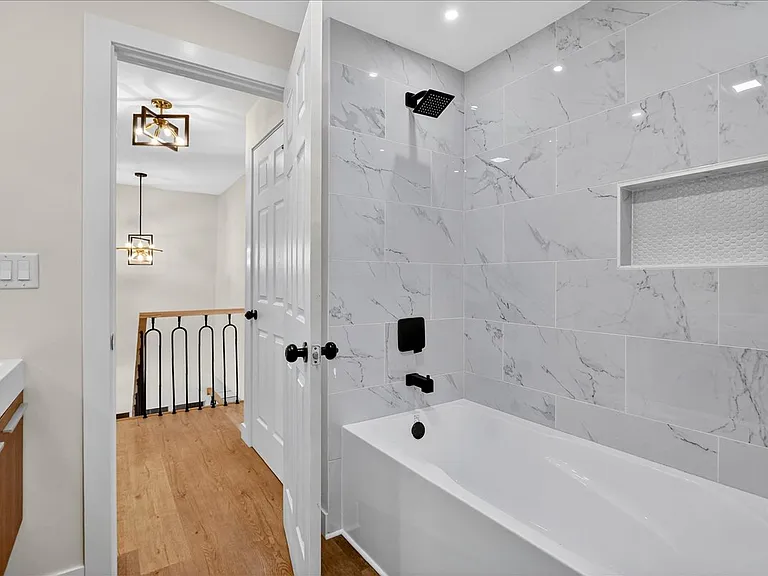 208 Coral Dr — Photo 16