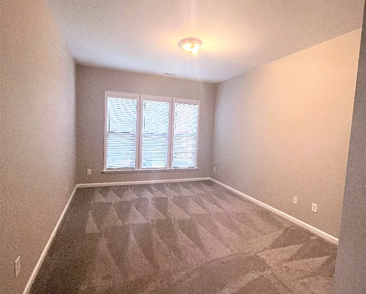 412 Howard Grove Pkwy — Photo 8