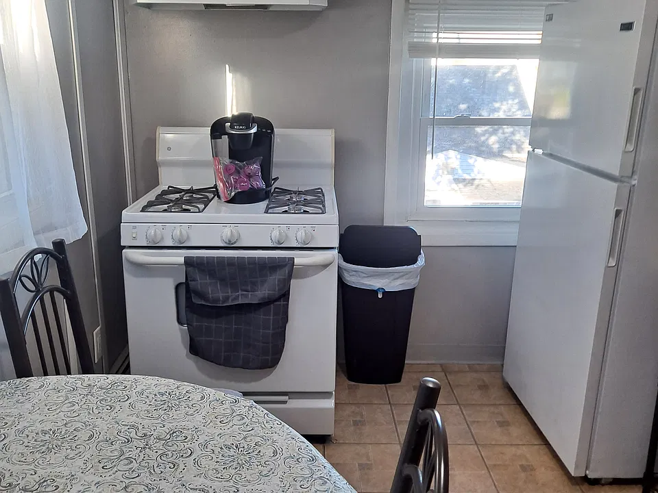 40 Ashland St #2