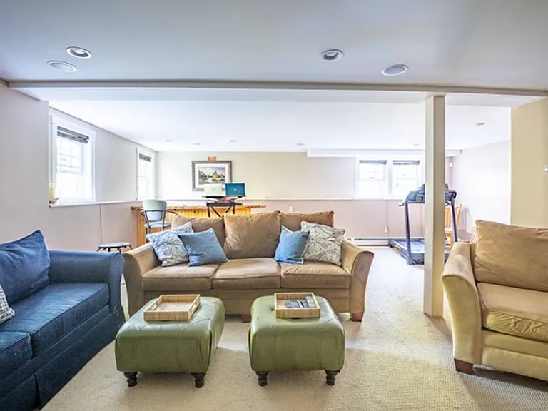 Building's Lounge