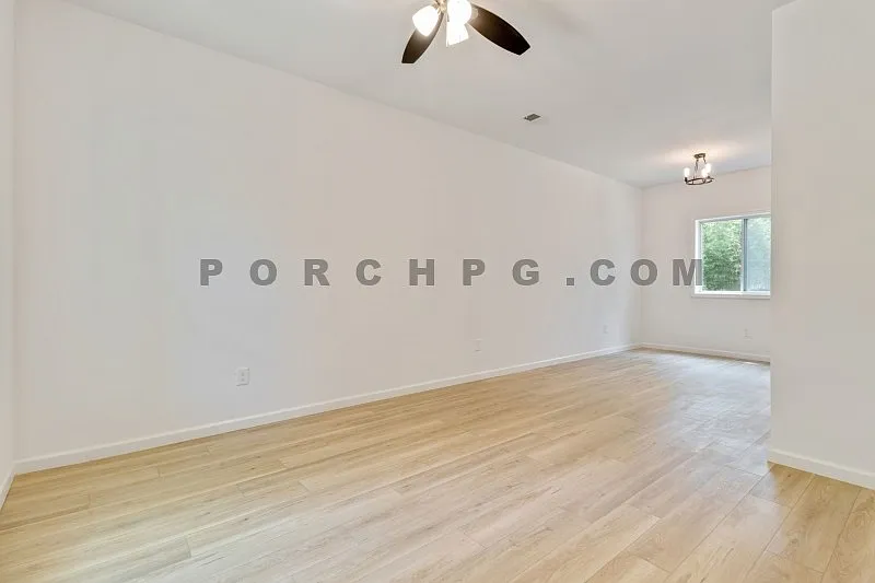 2 bed, 2.5 bath, 1800 sqft, $1,425 — Photo 2