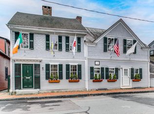 54 Poplar St, Newport, RI 02840