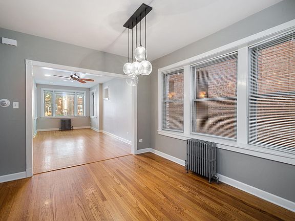 3rd image of 3424 N Hamlin Ave #1