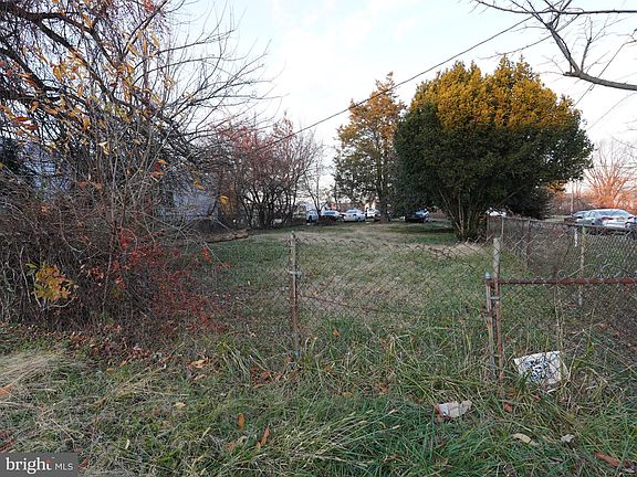 2nd image of 7627 Este Ave