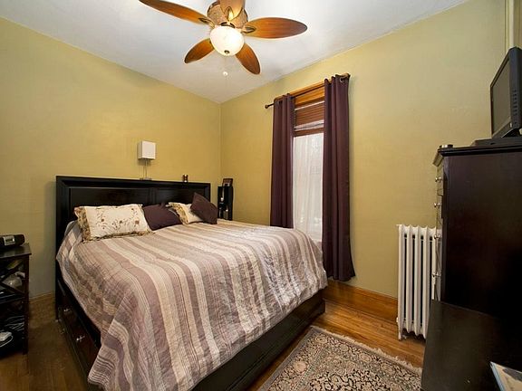 5th image of 526 Arlington Ave W #A