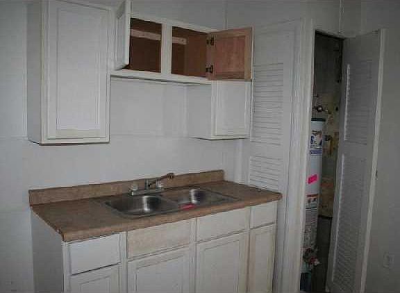 5th image of 944-946 E Minnesota St