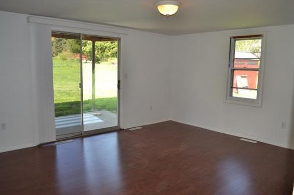 4th image of 3029 Pleasant Dr