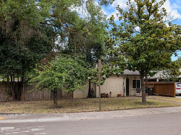 3rd image of 2300 Raymond Ave