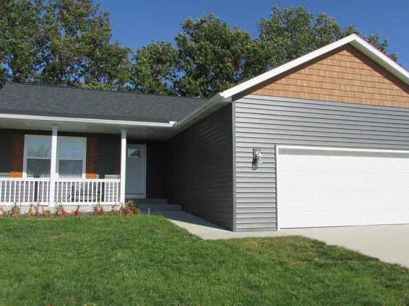 8696 Gilmour Ln, Freeland, MI 48623