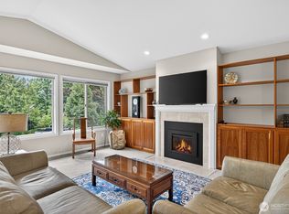 2010 Creekside Ln, Anacortes, WA 98221