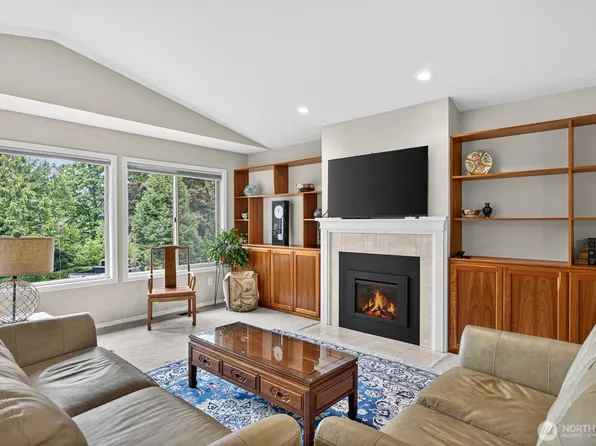 2010 Creekside Lane, Anacortes, WA 98221