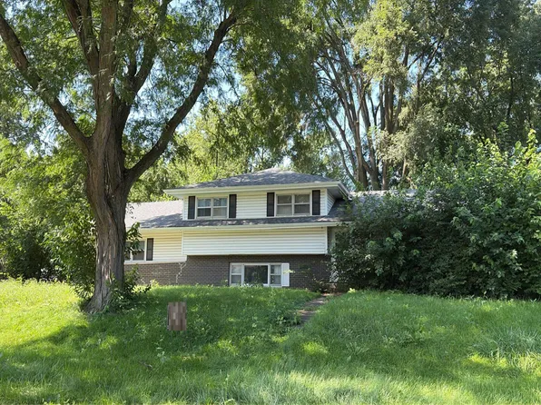 1125 Lindenwood Dr, Aurora, IL 60506