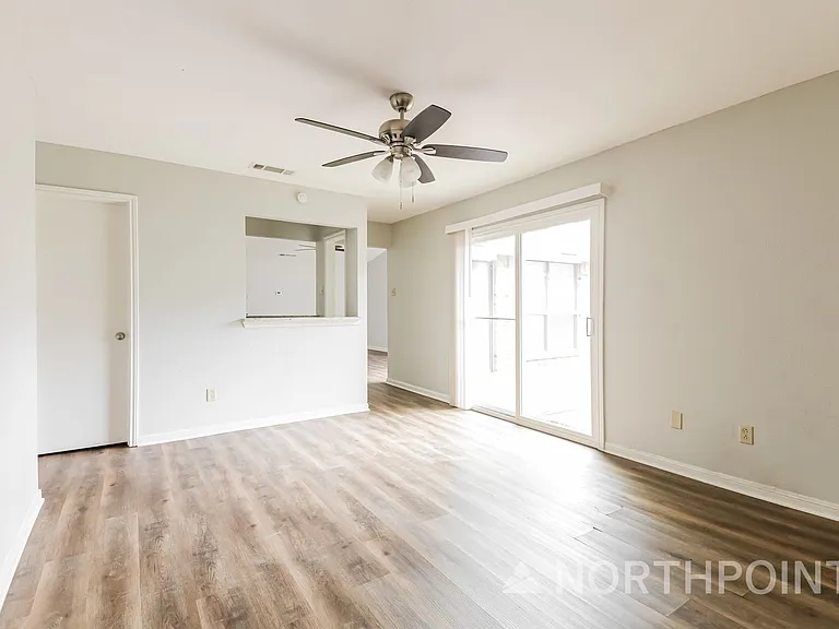 1706 Saint James Dr — Photo 9