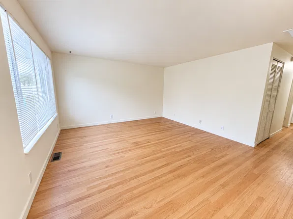 10523 SE Cora St, Portland, OR 97266