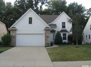 451 Country Walk, Amherst, OH
