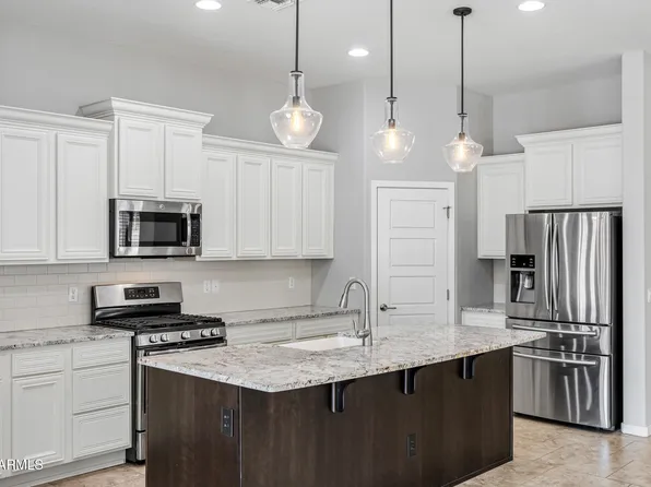 10605 E MONTEREY Avenue, Mesa, AZ 85209