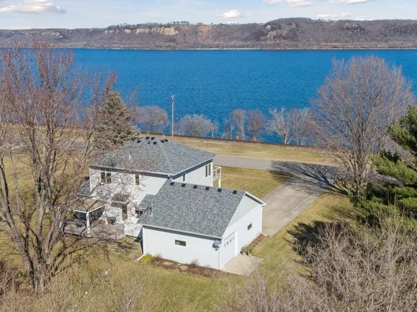 32297 Lakeview Dr, Lake City, MN 55041