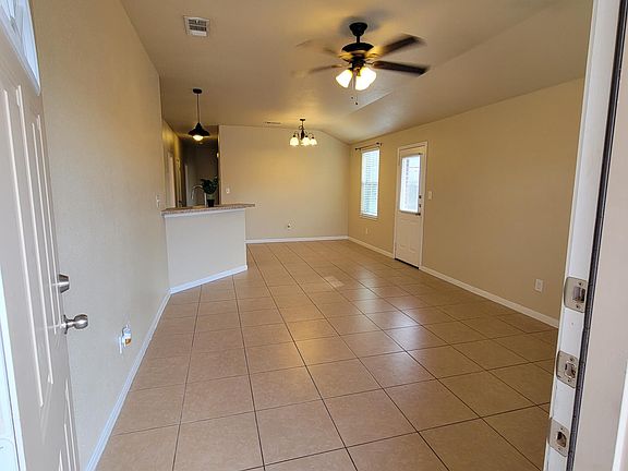 3rd image of 1204 Cavalry Ln #B