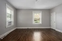 204 E Franklin St — Photo 2