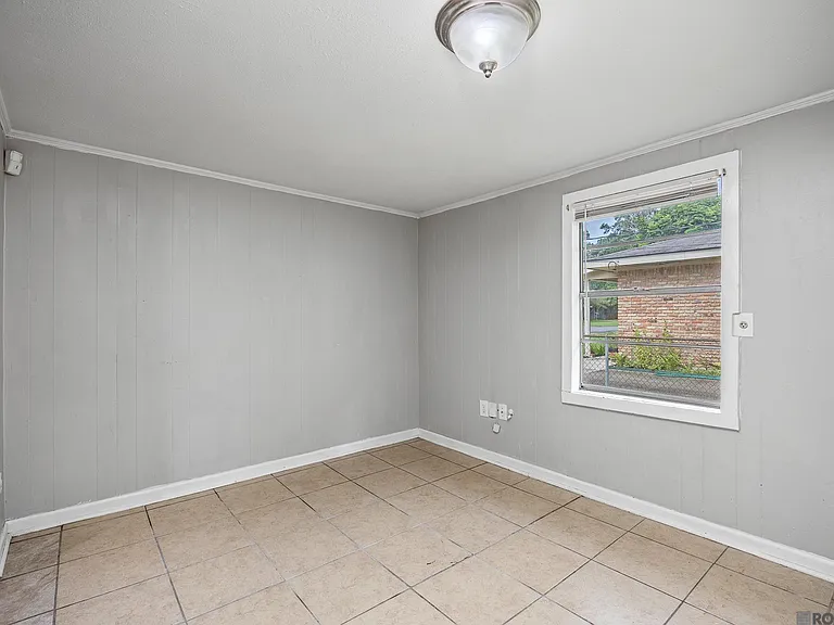3661 Harrison St — Photo 24