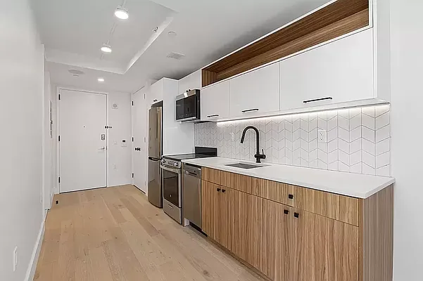 Rented by REAL New York | media 7