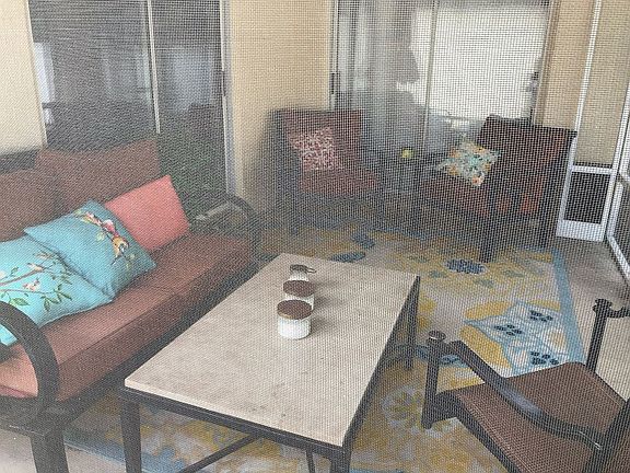 Screened back porch 