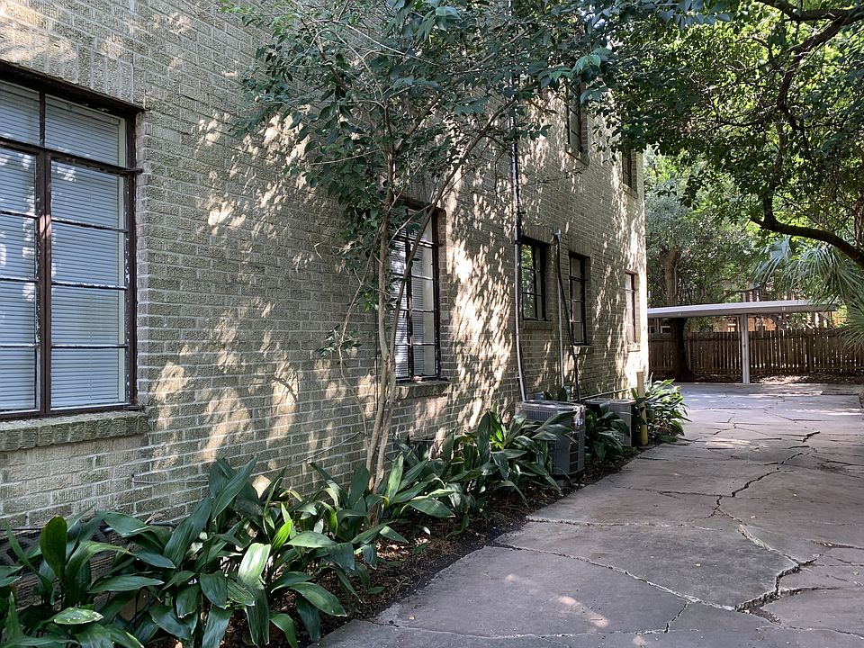 2nd image of 2007 Southgate Blvd APT 2