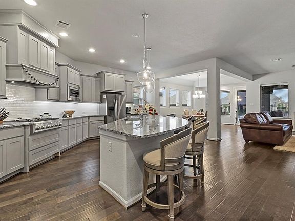 4th image of 1441 Brookhill Ln