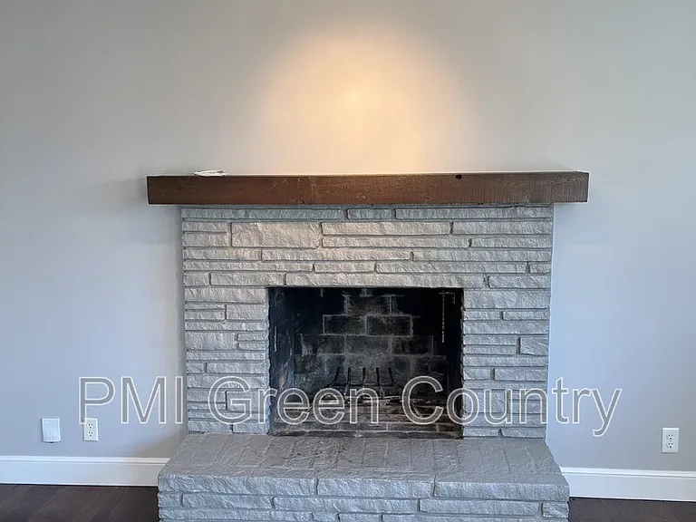 5428 E 25th Pl — Photo 6