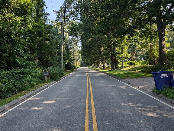 5th image of 518 Noank-Ledyard Road