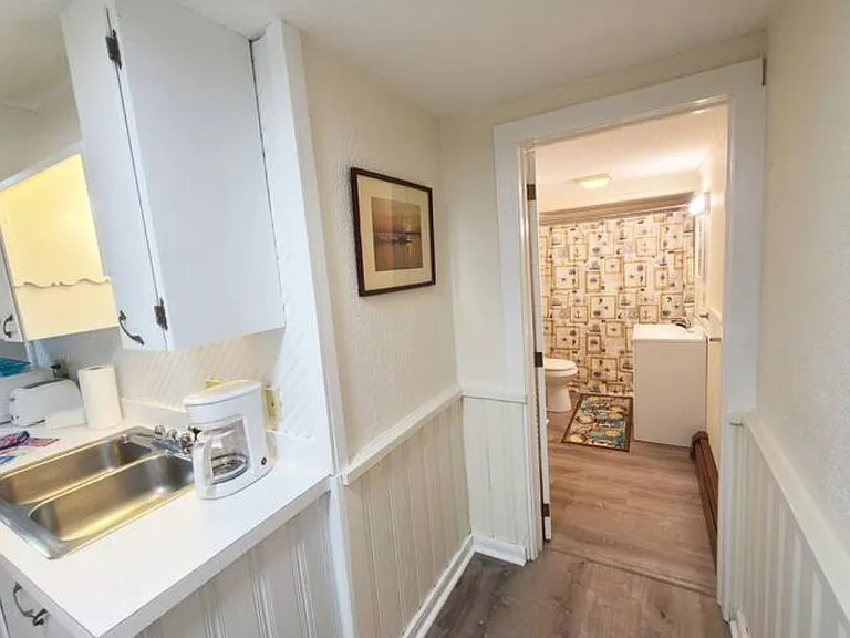 10 Hillcrest Ave #1B — Photo 8