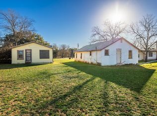 1214 S Mulberry St, Brady, TX 76825