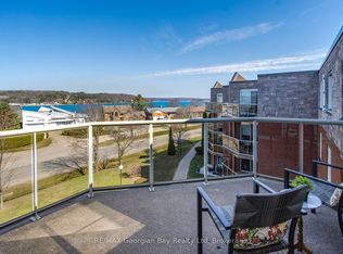11 Beck Blvd #404, Penetanguishene, ON L9M2G1