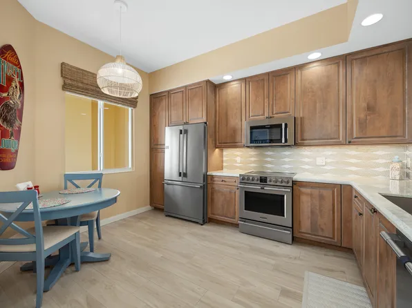 37 Harbour Isle Drive E #304, Fort Pierce, FL 34949