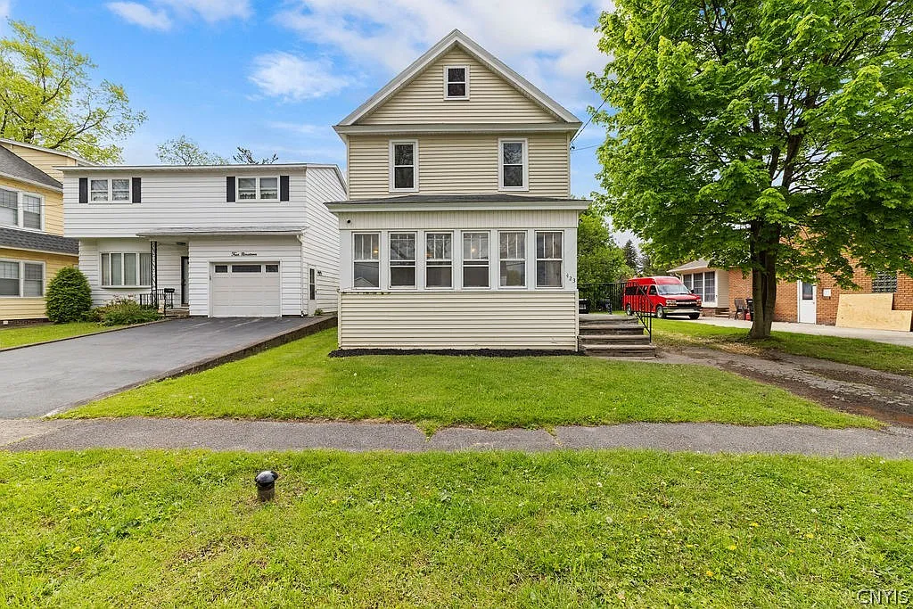 4 bed, 1.0 bath, 1312 sqft, $2,000 — Photo 1