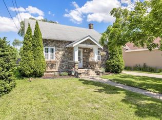 1017 Westowne Ave, Waukesha, WI 53188