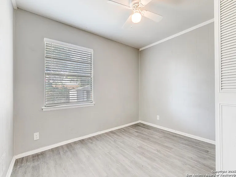 5830 Castle Yard — Photo 22