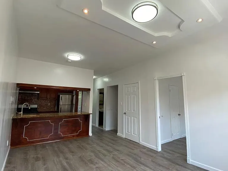 1990 Hughes Ave #3 — Photo 3
