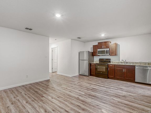 3rd image of 110 Plan St