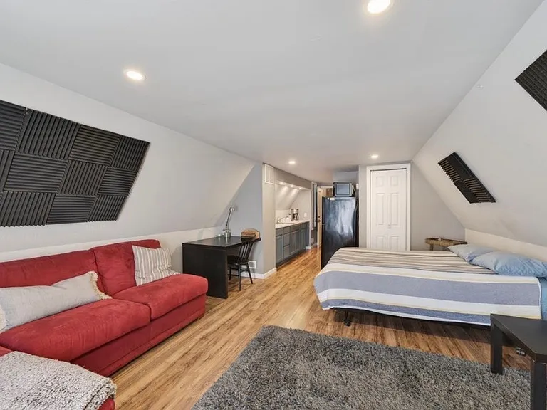 3925 Pine Knot Ct #B — Photo 4